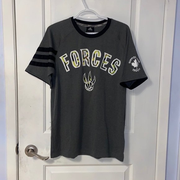 *2 for $22* NWOT Adidas Raptors Forces T Shirt - Picture 1 of 9